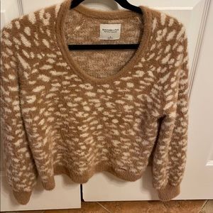 A&F soft beige and white sweater